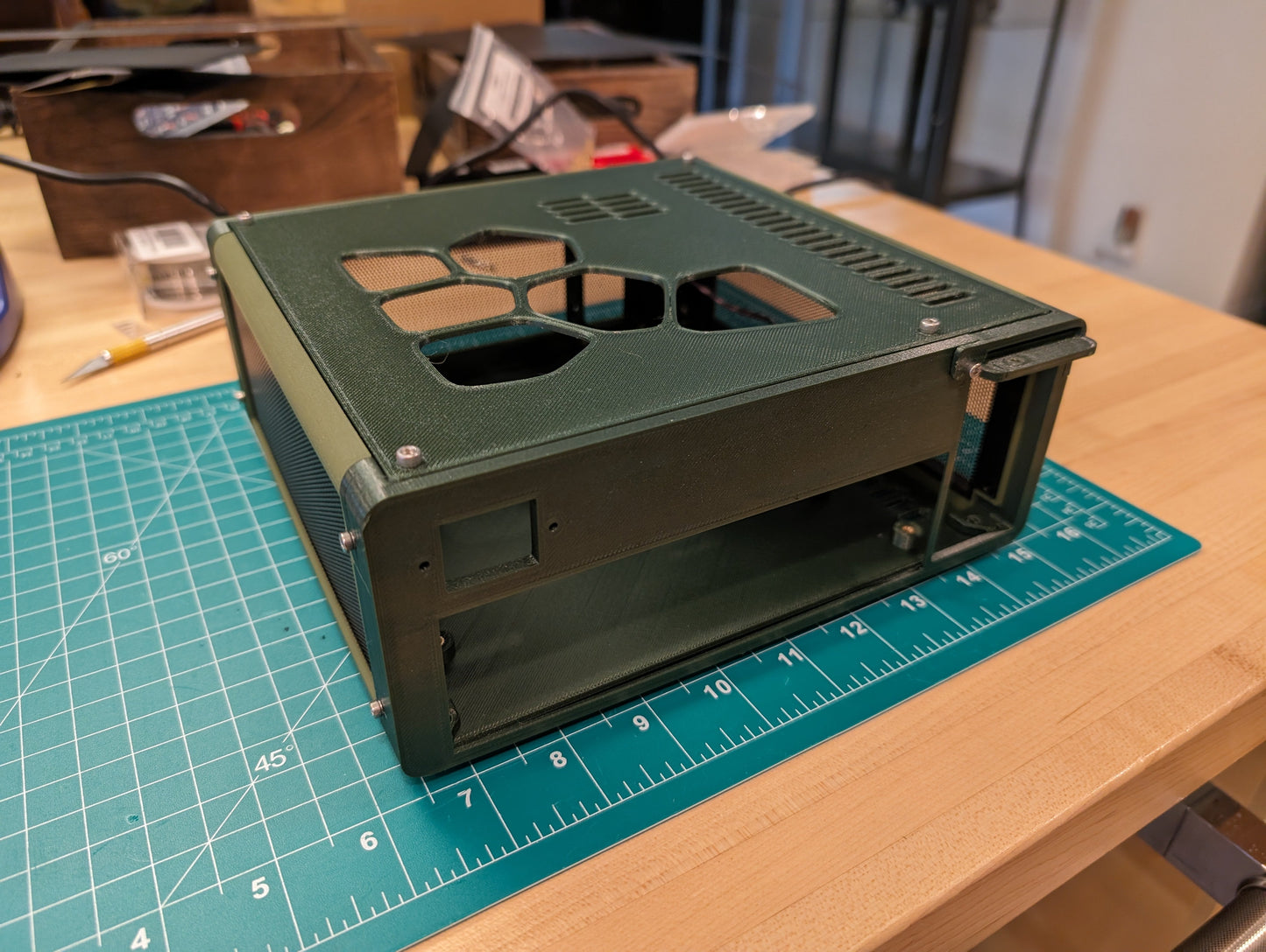 Catapult.LP4 3D Printed 4.0L ITX PC Case (3D Print Files v1.0)