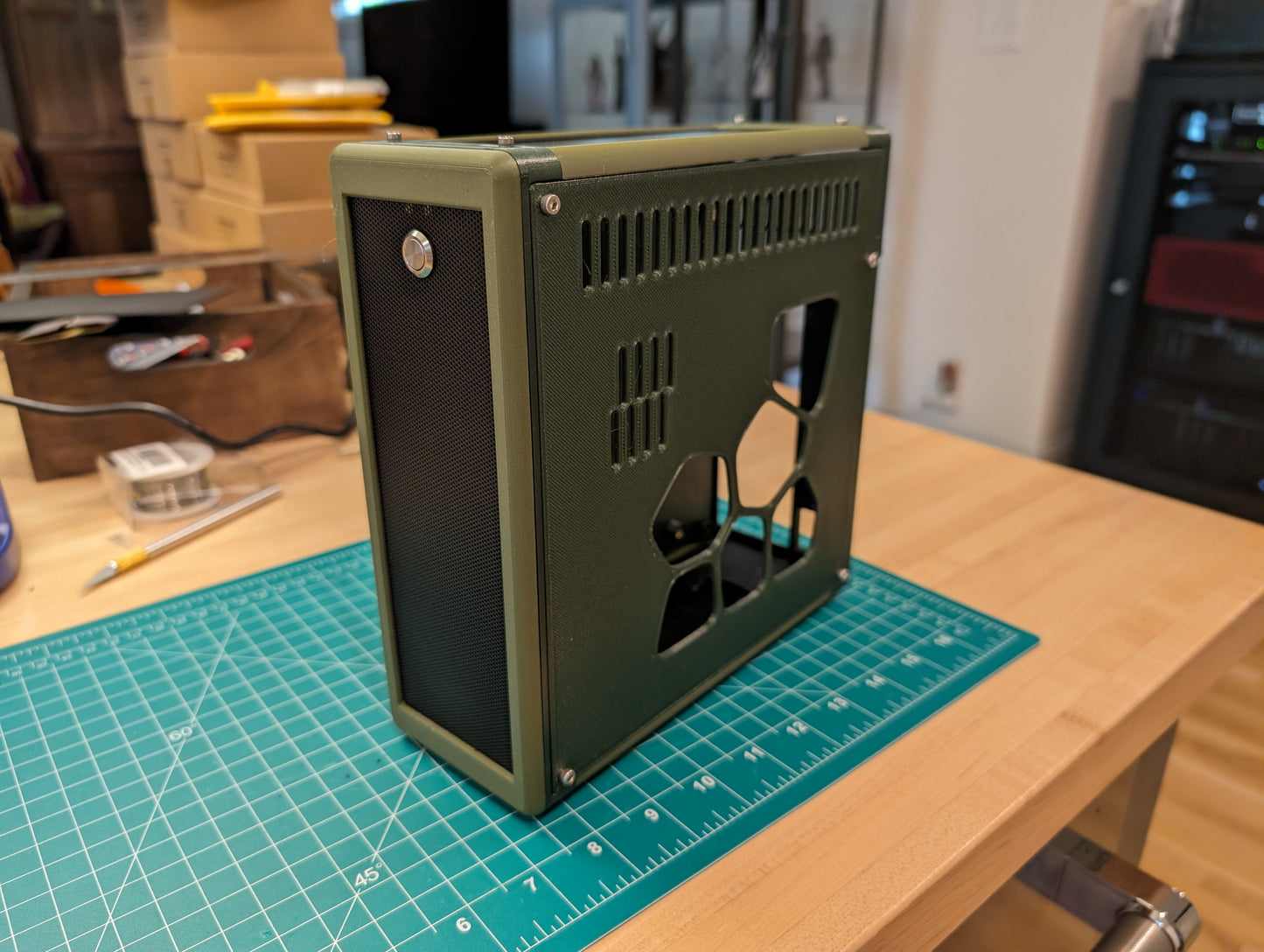 Catapult.LP4 3D Printed 4.0L ITX PC Case - Military Edition